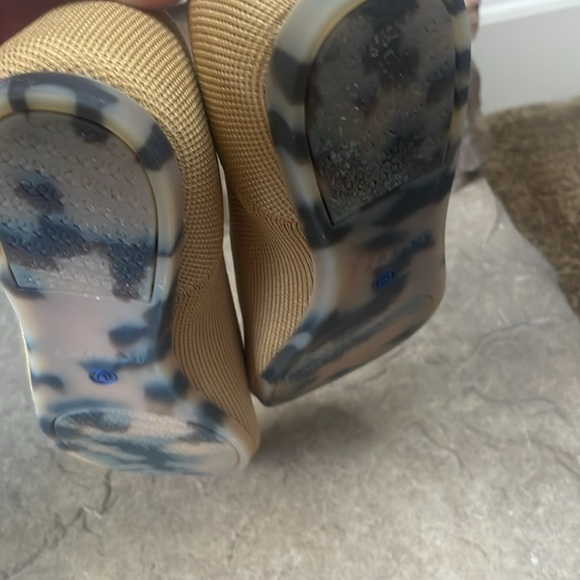 🤩Rothy’s The Point🤩 - Picture 7 of 8